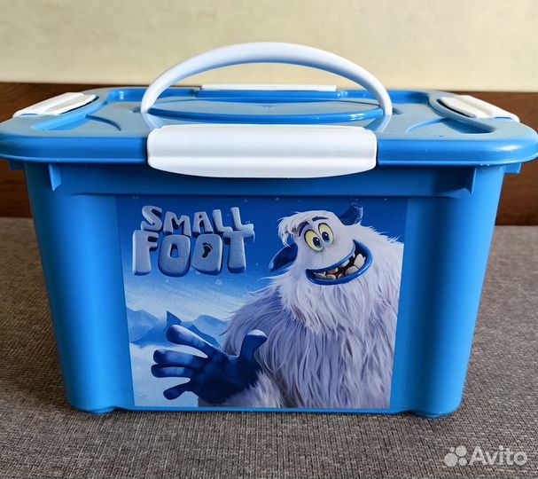 Контейнер пластмасовый с крышкой и ручкой