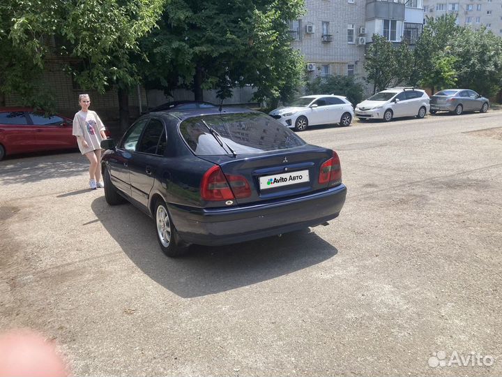 Mitsubishi Carisma 1.6 МТ, 2002, 300 000 км