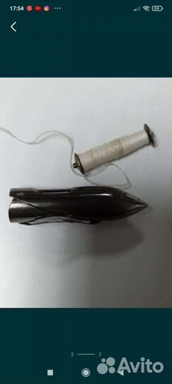 Челнок с шпулей