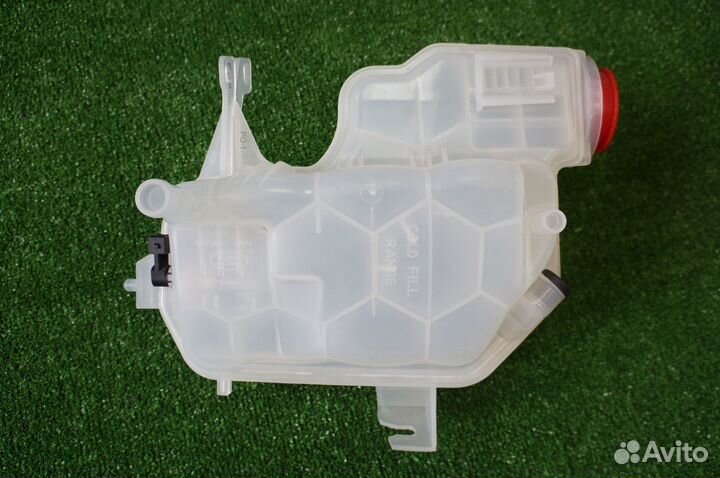 Бачок охлаждающей жидкости L320 / L319 - PCF500110