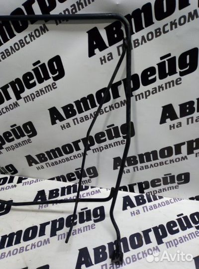 Крепление запасного колеса Toyota Ipsum ACM26