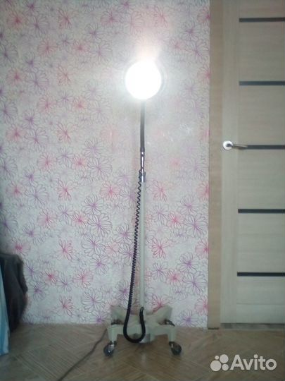 Светильник диагностический медицинский. корея