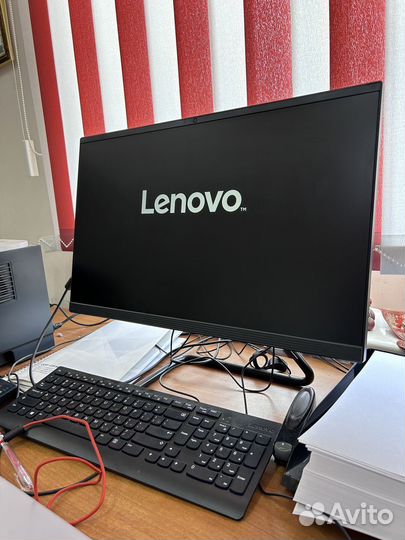 Моноблок Lenovo Intel Core i5 23.8