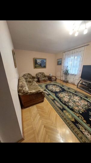 Дом 389,4 м² на участке 6,3 сот.