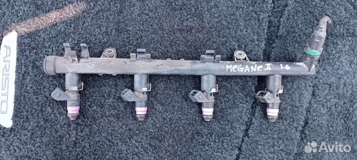 Топливная рампа с форсунками Рено Меган 2