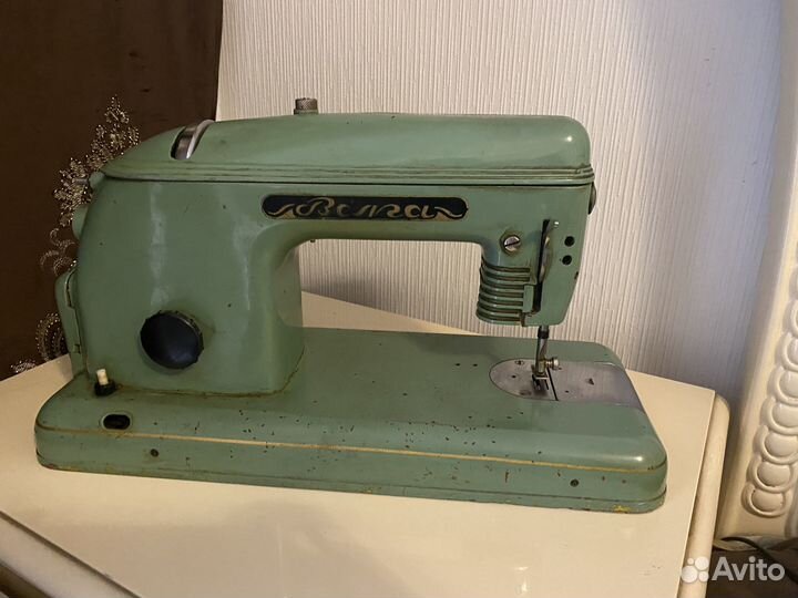 Швейная машина Волга