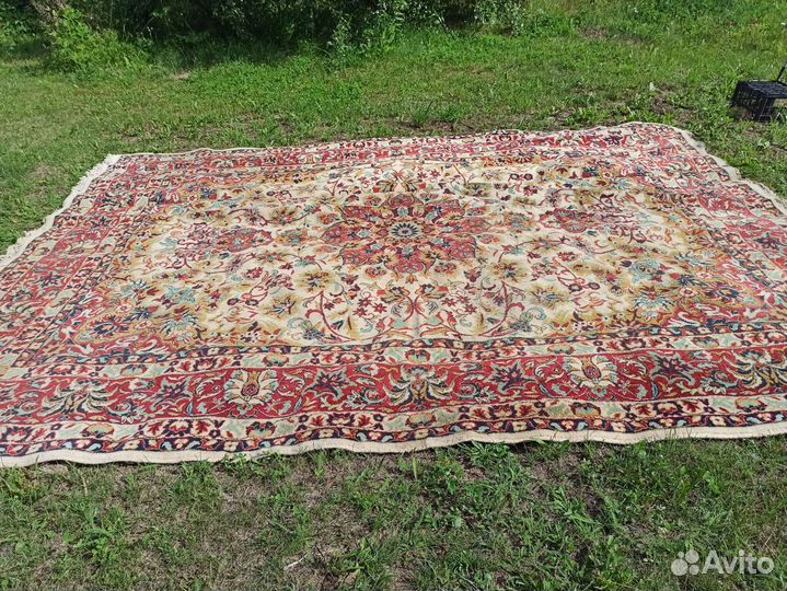 Ковер шерстяной