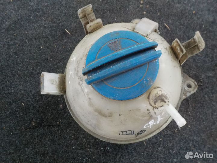 Бачок расширительный Volkswagen Caddy