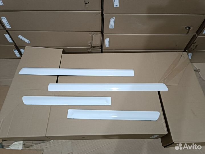 Молдинги дверей ваз 2114 2113 2115 цвет белый