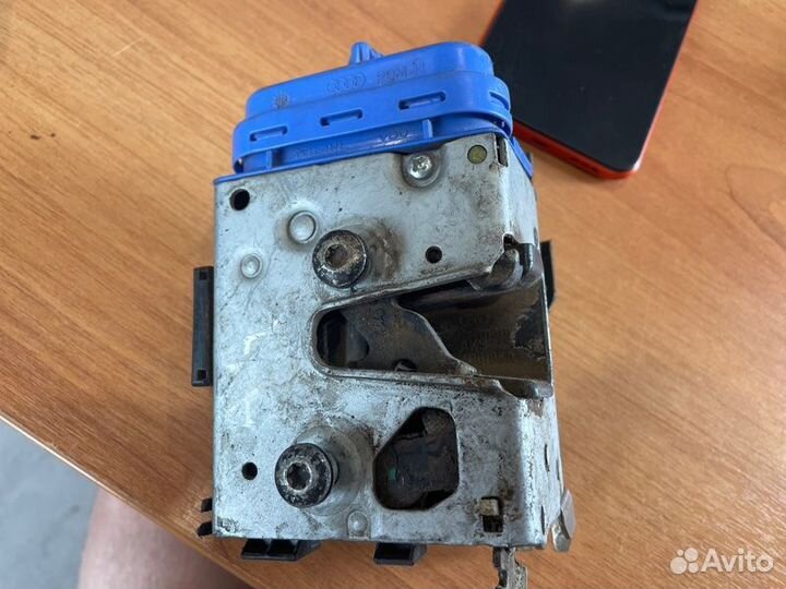 Замок двери Audi А4 B5