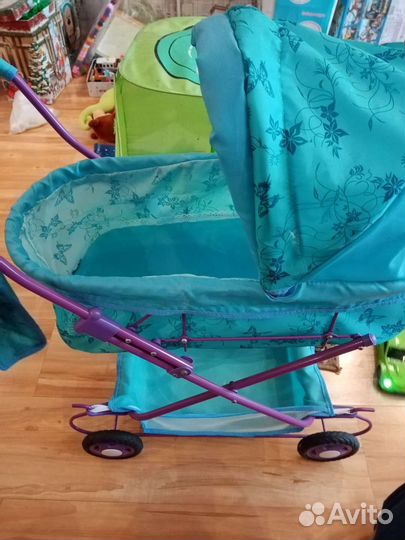 Кукольная коляска для куклы
