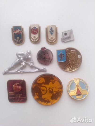 Значки хоккей 10 штук