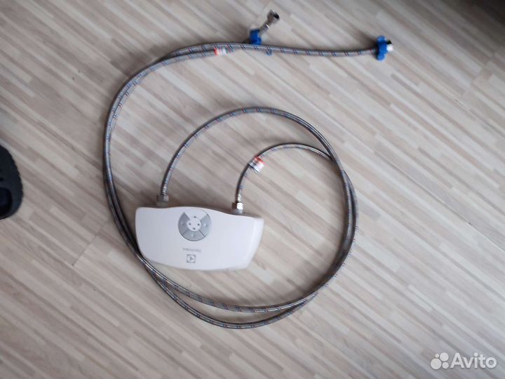 Водонагреватель проточный electrolux