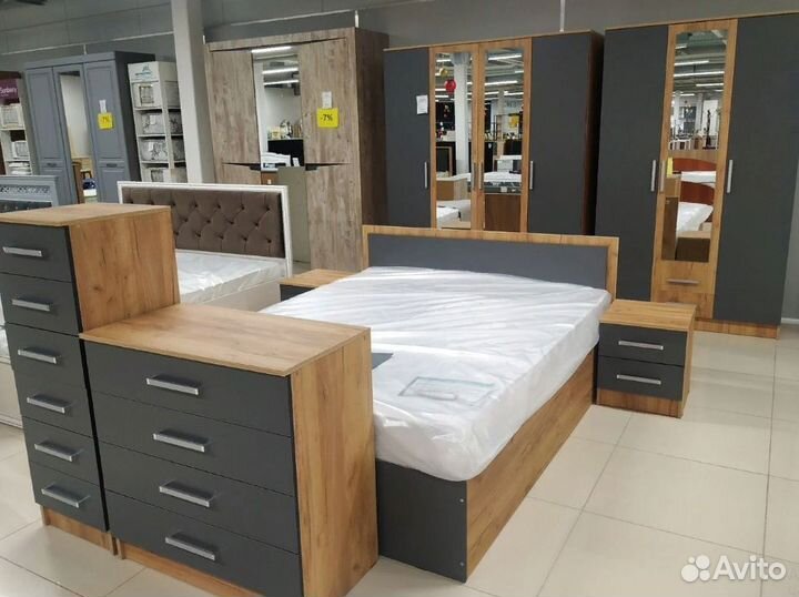 Спальный гарнитур мартина