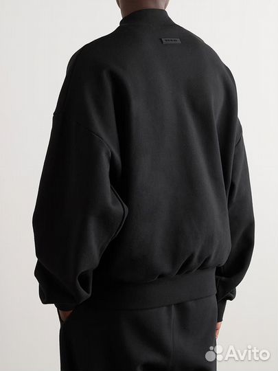 Свитшот мужской essentials