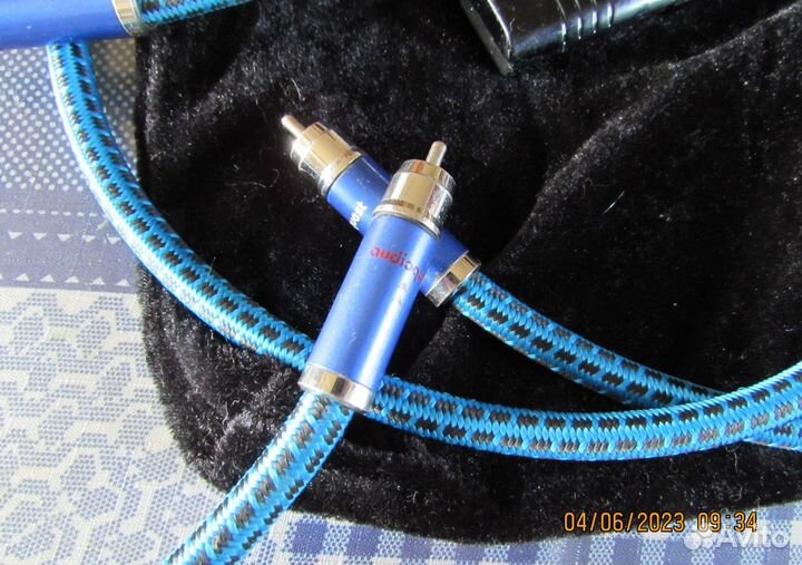 Межблочный кабель AudioQuest Sky. RCA-RCA 1.5м