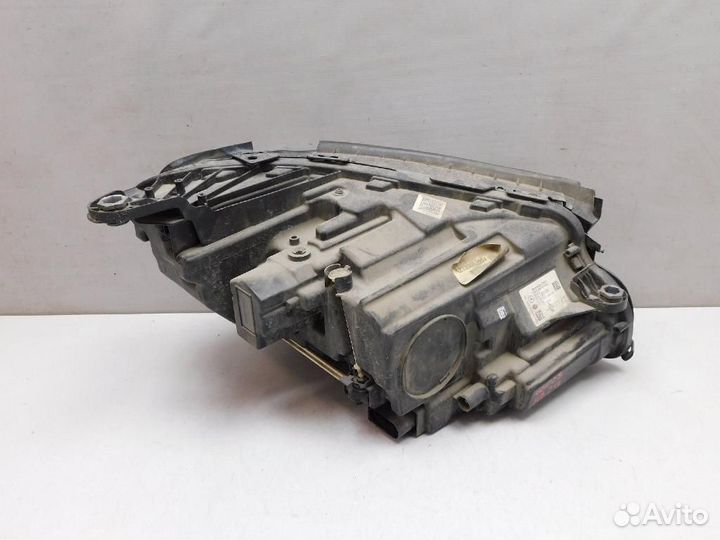 Фара левая Mercedes-Benz E-Class