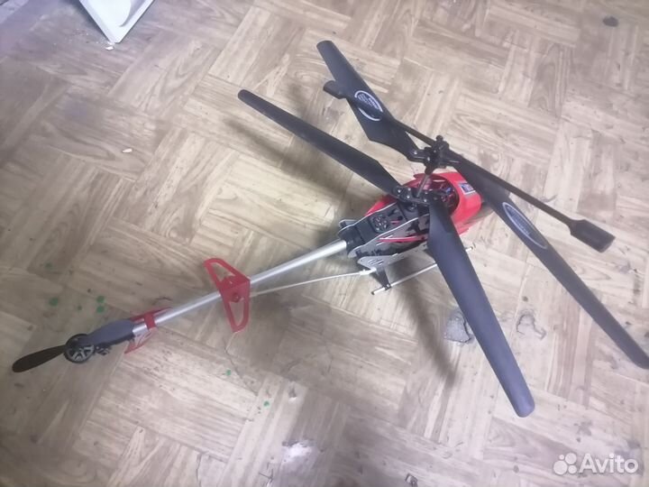 Вертолет на радиоуправлении s031