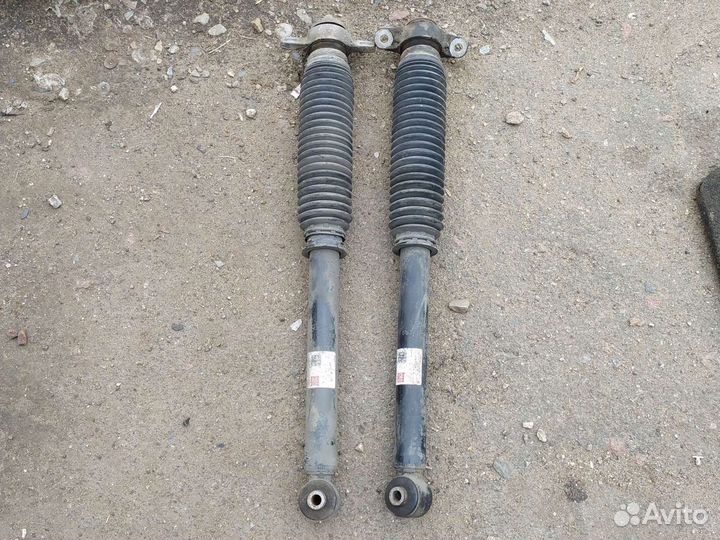 Задние стойки hyundai solaris 2