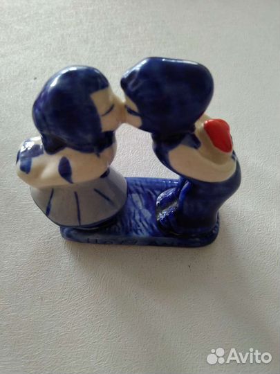 Фарфоровая статуэтка