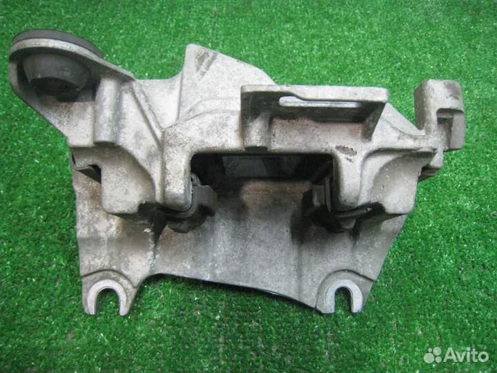 Опора (подушка) кпп Renault Scenic 3 (JZ) 2010