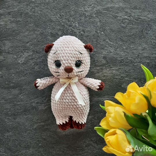 Котенок вязаный. подарок символ года