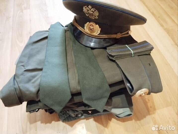 Офицерская форма РФ 2000х. Китель, куртки, брюки