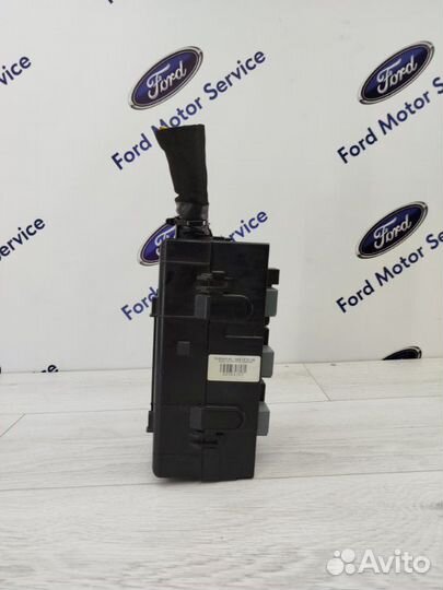 Блок предохранителей Ford Transit 8 2014-2022