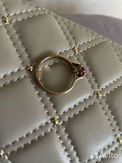 Продам золотое кольцо