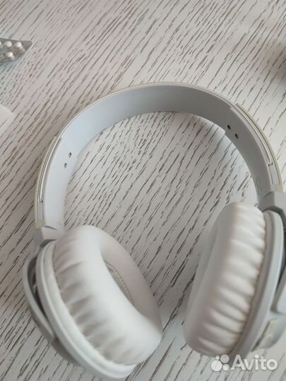 Беспроводные наушники Philips