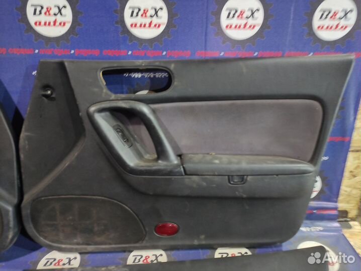 Обшивки дверей Mazda Xedos 9