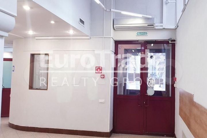 Сдам торговое помещение, 258 м²