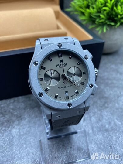 Часы с хронографом Hublot