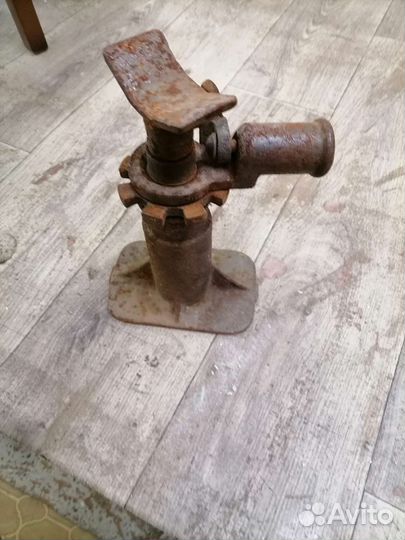 Домкрат резьбовой