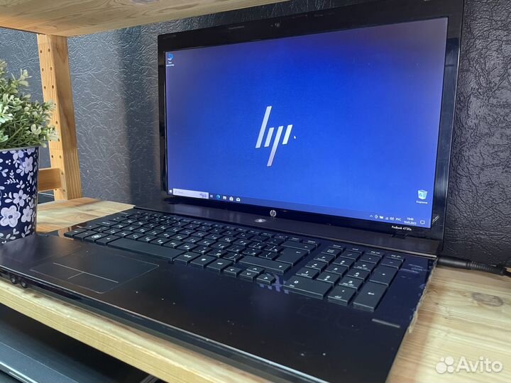 Ноутбук HP / 17.3 / Core i3 / 4gb / SSD / Radeon