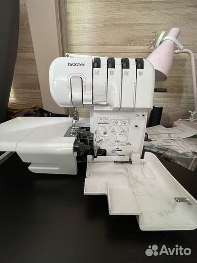 Продам оверлок brother HF4000ST