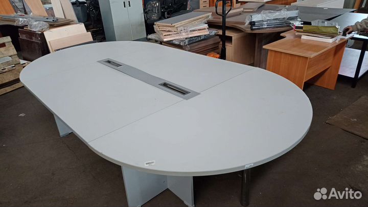 Стол для переговоров