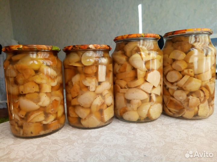 Грибы маринованные
