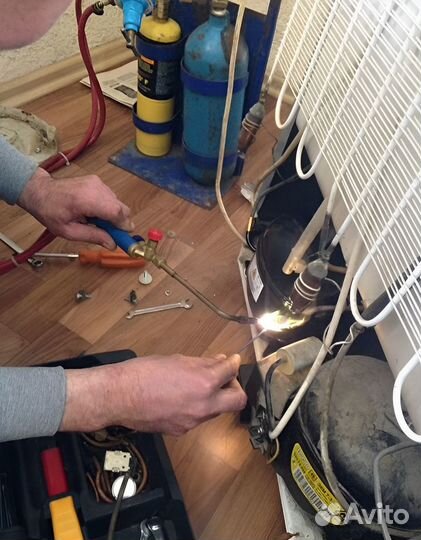 Ремонт холодильников Ремонт стиральных машин