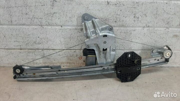 Стеклоподъемник передний правый Renault Sandero