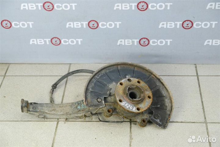 Кулак передний левый VW Touareg 7L 20032010