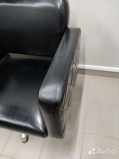Парикмахерское кресло бу