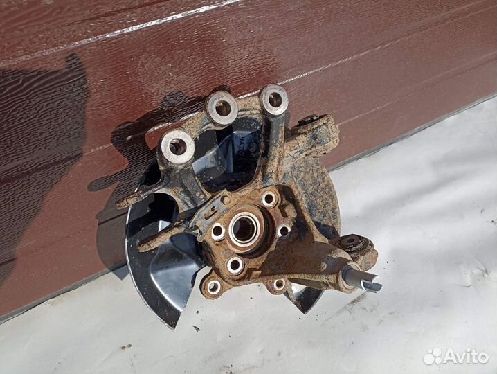 Кулак поворотный задний левый со ступ Mazda CX5