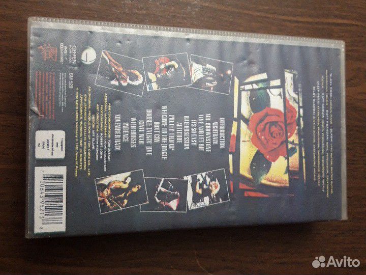 Видеокассета с записью концерта Gn'R