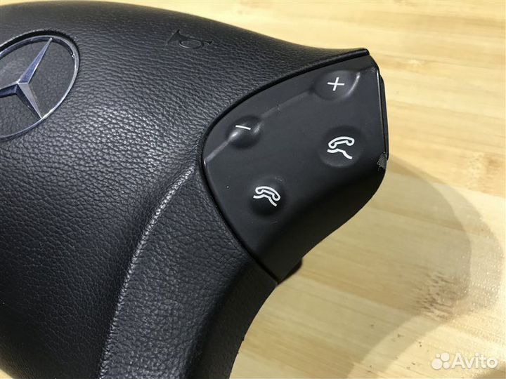 Подушка безопасности в руль Mercedes-Benz C-Class