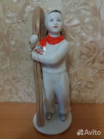 Фигурка фарфоровая СССР