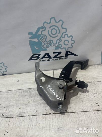 Педаль тормоза Kia Cerato 3