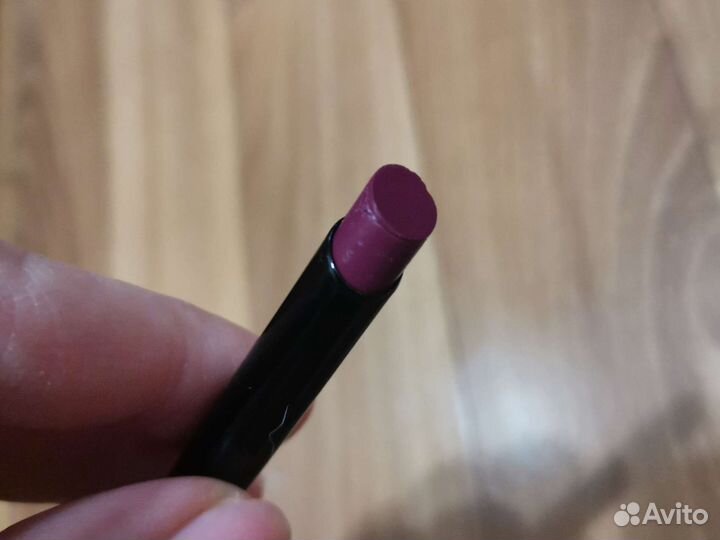 Hourglass помада