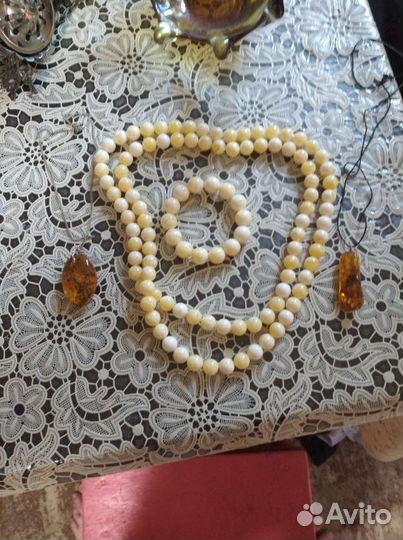 Янтарные бусы