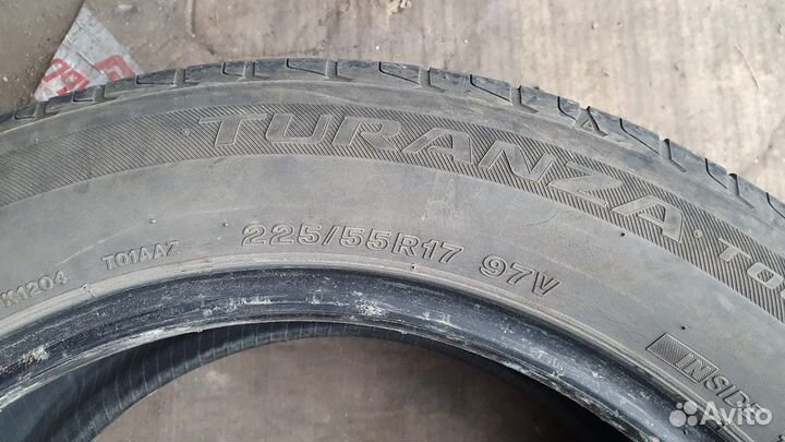 Bridgestone Turanza T001 225/55 R17